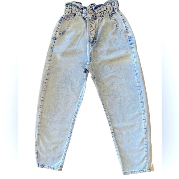 Zara Paper Bag High Rise Button Fly Jean Pants, Blue Light Wash, Size 6 - Picture 6 of 9